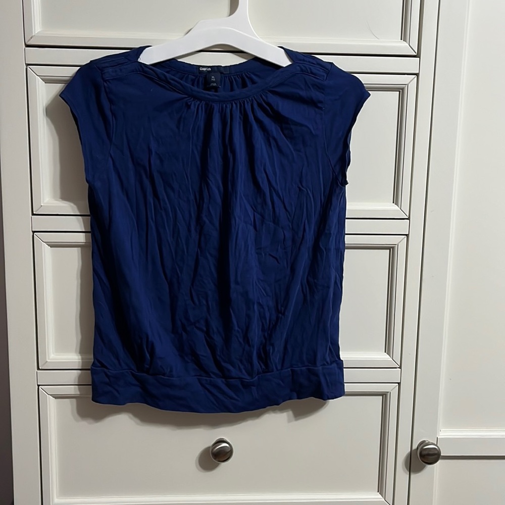 Solid navy Gap top